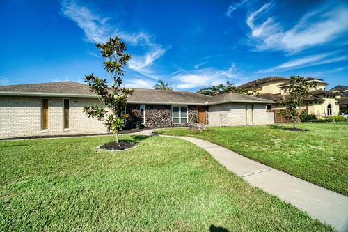 18503 Kings Lynn St, Houston, TX, 77058-3219 | Card Image