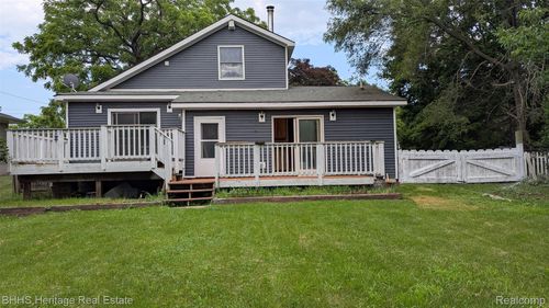 909 S Michigan Ave, Howell, MI, 48843-2666 | Card Image