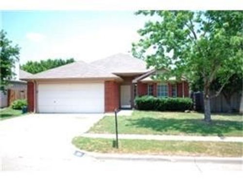 325 Angelina Dr, Arlington, TX, 76018-2291 | Card Image