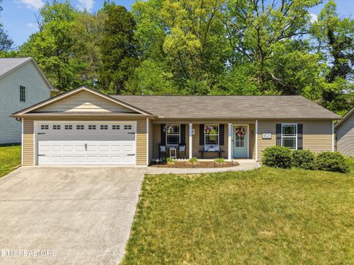 9523 Honeydew Ln, Knoxville, TN, 37931-4516 | Card Image