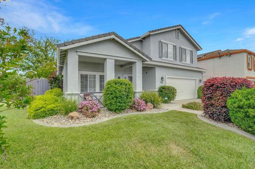 763 Grafton St, Manteca, CA, 95337-8570 | Card Image