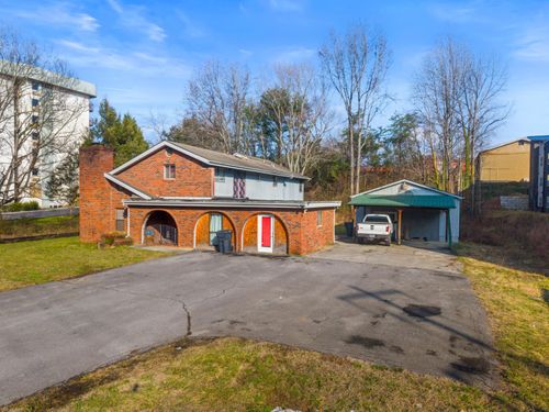 223 Sharon Dr, Pigeon Forge, TN, 37863-3247 | Card Image