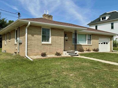 670 N 2nd Street, House other with 2 bedrooms, 1 bathrooms and null parking in Platteville WI | Image 3