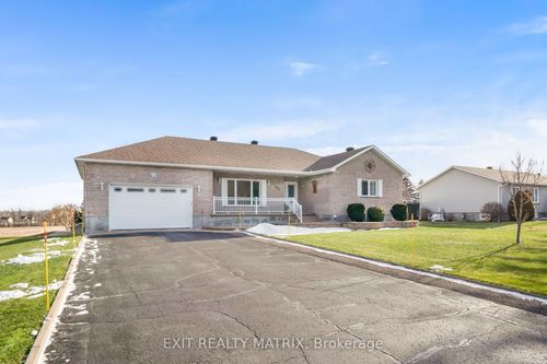 165 Rue Eliza, L'orignal, ON, K0B1K0 | Card Image