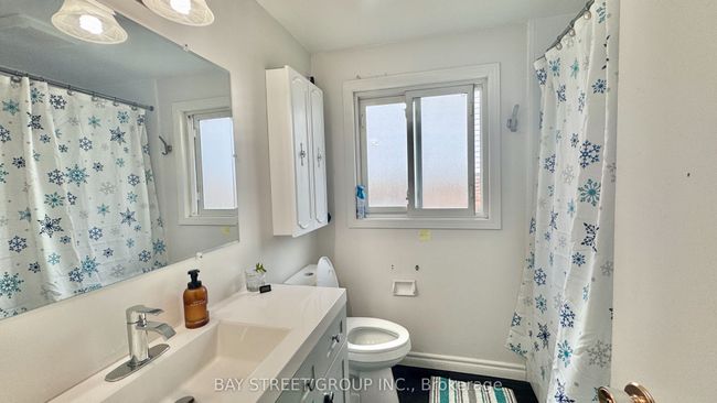 6074 Belaire Ave, House other with 4 bedrooms, 2 bathrooms and 2 parking in Niagara Falls ON | Image 11