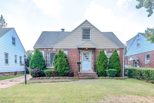 306 E 323rd St, Willowick, OH, 44095-3256 | Card Image