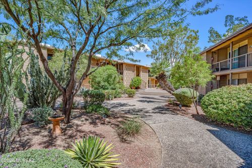 4aa-4 W Greenock Dr, Tucson, AZ, 85737-7631 | Card Image