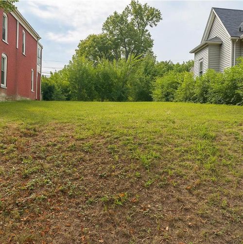 812 Elmwood Ave, Kansas City, MO, 64124-2924 | Card Image