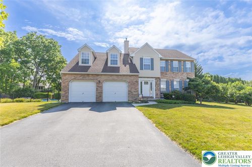 968 Rainbow Dr, Bethlehem, PA, 18017-2334 | Card Image