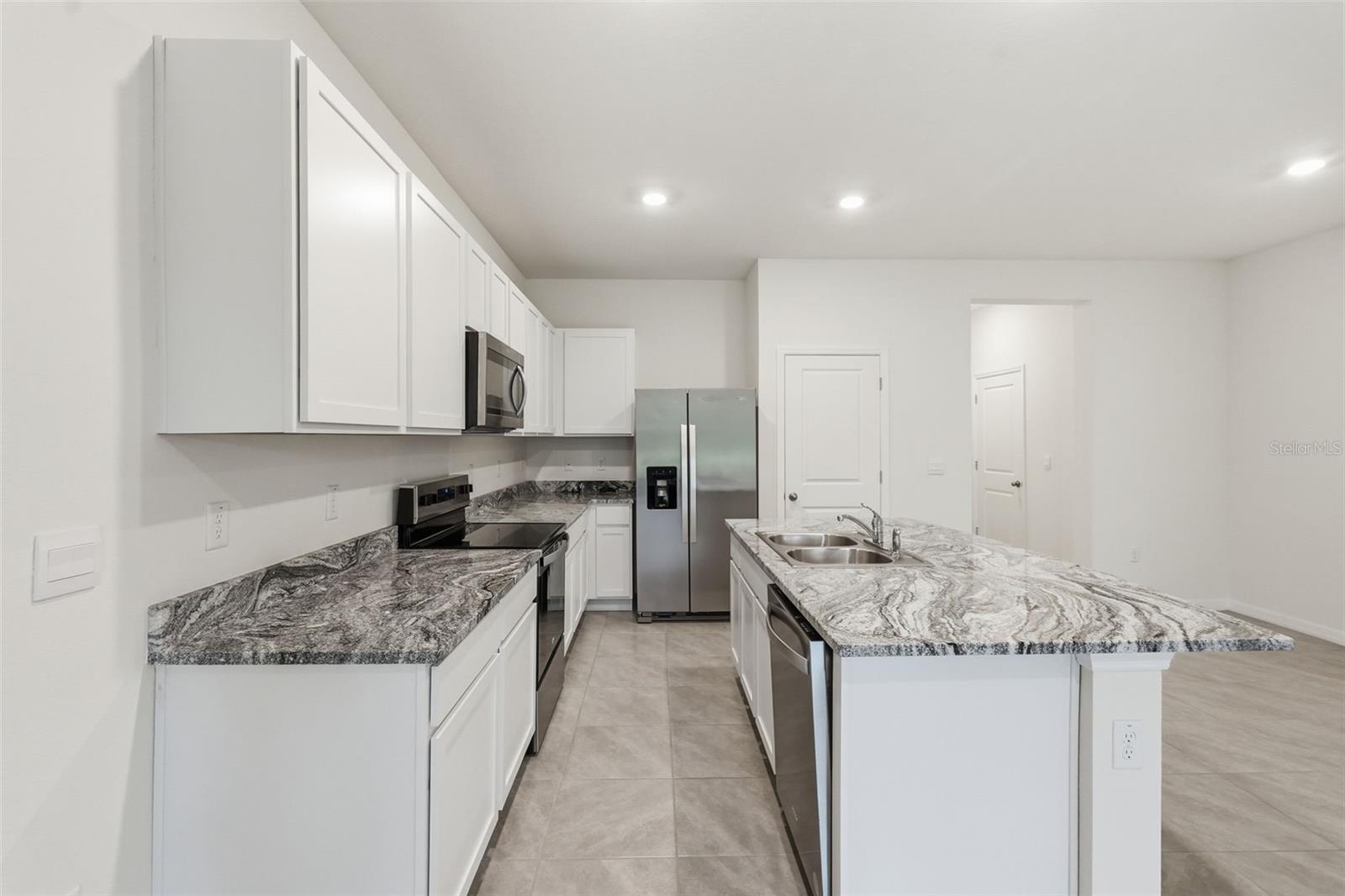 Residential in WIMAUMA 5