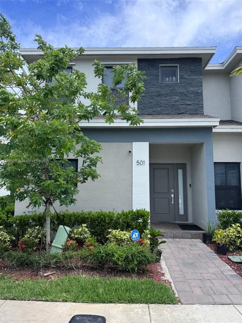 501 Ne 1st Dr, Florida City, FL, 33034-2276 | Card Image