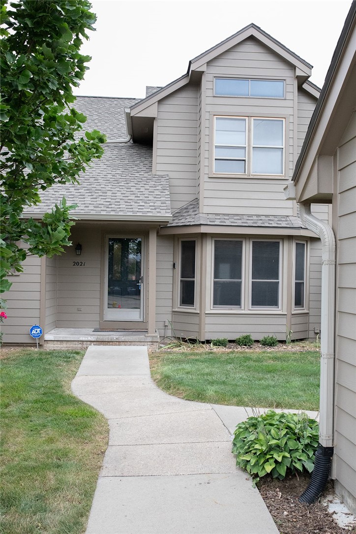 Elm Cir, West Des Moines, IA 50265
