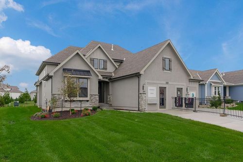 15564 W 168th Ter, Olathe, KS, 66062-8047 | Card Image