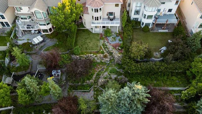 169 Signature Way Sw, House other with 5 bedrooms, 4 bathrooms and 4 parking in Calgary AB | Image 46
