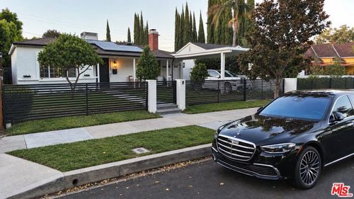 14313 Califa St, Van Nuys, CA, 91401-4542 | Card Image