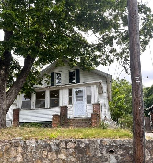 43 Plymouth Road, Warwick, RI, 02818 | Card Image