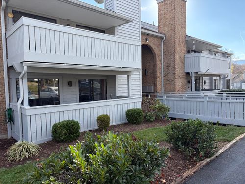 2407 Barnside Ct, Salem, VA, 24153-7484 | Card Image