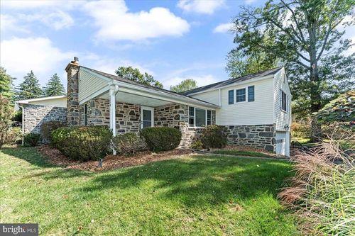 1014 Stonybrook Dr, BLUE BELL, PA, 19422-2042 | Card Image