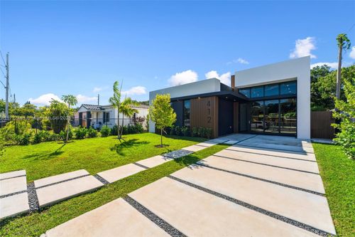 412 Nw 47th St, Miami, FL, 33127-2451 | Card Image