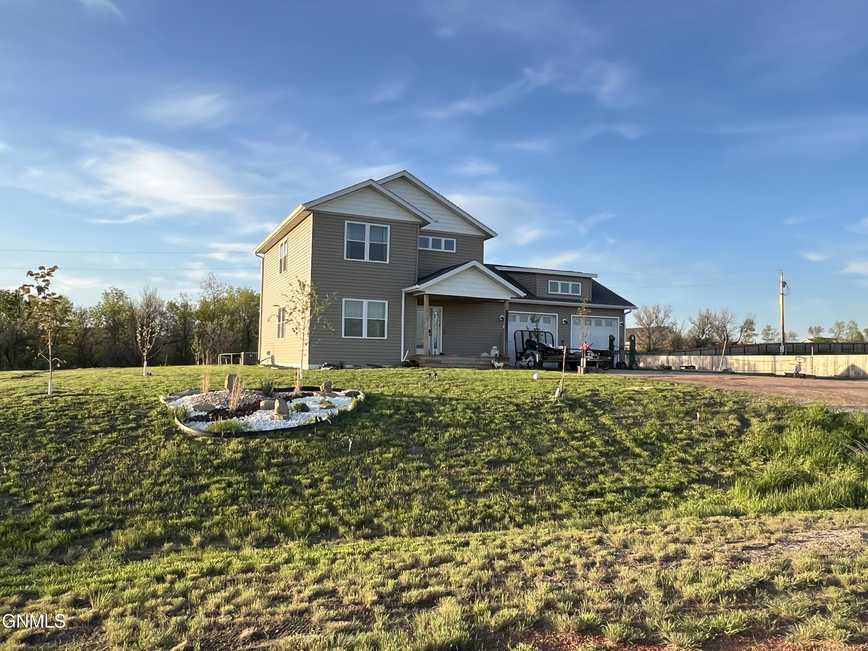 21p St, Watford City, ND 58854