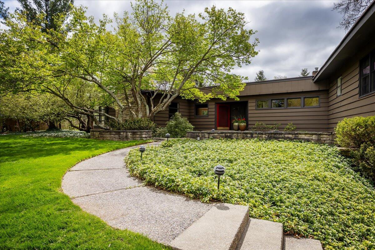 Hathaway Dr, Grand Rapids, MI 49506