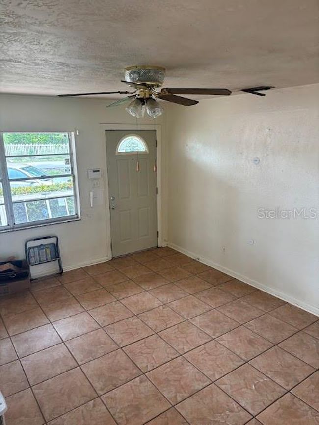 4611 W Mcelroy Ave, House other with 3 bedrooms, 1 bathrooms and null parking in TAMPA FL | Image 4
