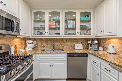 b-5087 Rhoads Ave, Santa Barbara, CA, 93111-2681 | Card Image