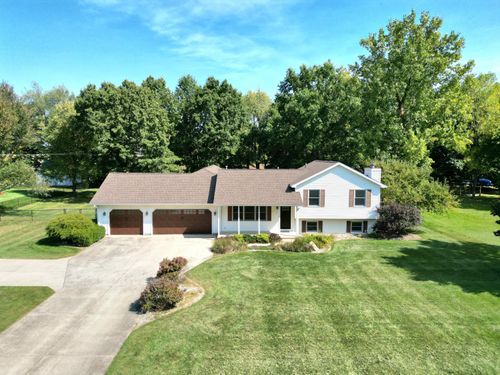 55042 W End Rd, Three Rivers, MI, 49093-9075 | Card Image