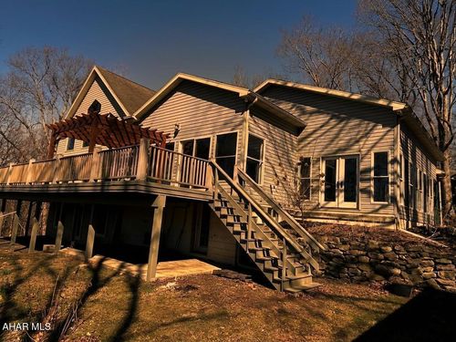 330 Dale Rd, MOUNT UNION, PA, 17066-9255 | Card Image