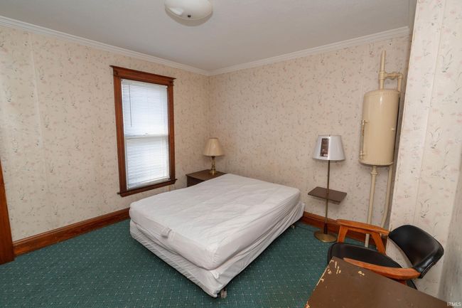 301 W Jackson Blvd, Home with 6 bedrooms, 3 bathrooms and null parking in Elkhart IN | Image 17