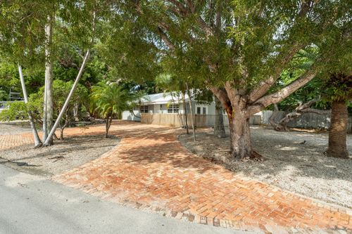 273 Hibiscus Street, Plantation Key, FL, 33070 | Card Image