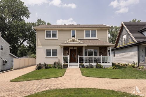 124 Sunrise Ave, Willowbrook, IL, 60527-6158 | Card Image