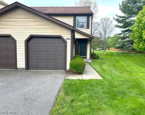 9632 E. Idlewood Drive, Twinsburg, OH, 44087 | Card Image