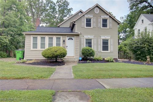 181 Seminary St, Berea, OH, 44017-1962 | Card Image