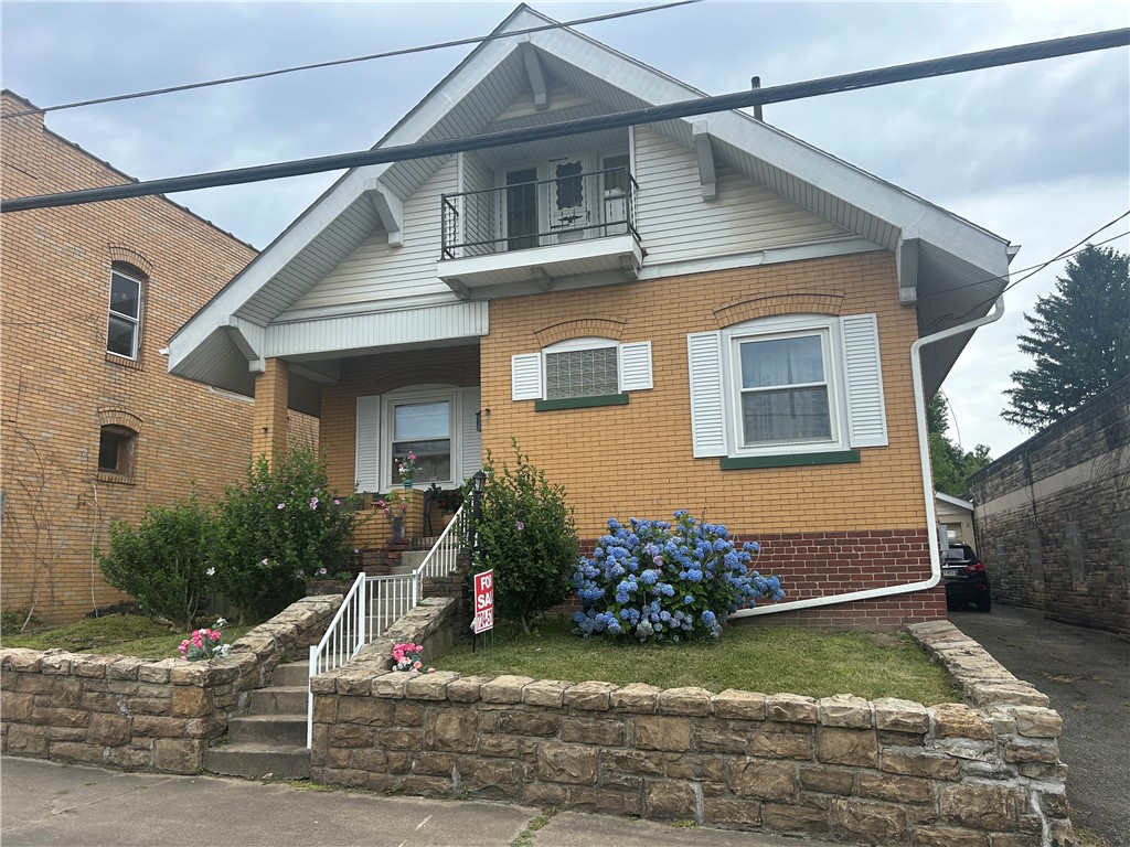 Church Ave, Masontown, PA 15461