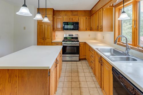 115 Woodcrest Ln, Twin Mountain, NH, 03595-2022 | Card Image