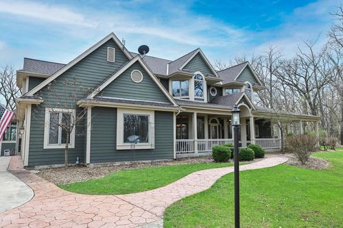 12301 W Ryan Road, Franklin, WI, 53132 | Card Image
