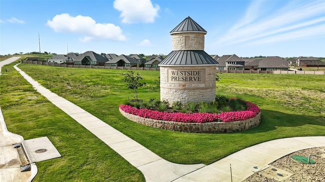 Community / neighborhood sign with a residential view and a lawn | Image 21