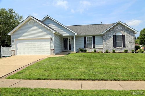 7562 Cinnamon Teal Dr, O Fallon, MO, 63368-9621 | Card Image