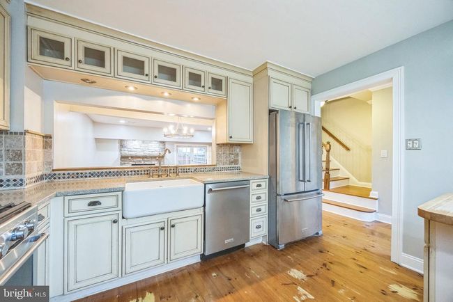 27 Wilson St, Townhouse with 3 bedrooms, 3 bathrooms and null parking in LAMBERTVILLE NJ | Image 6