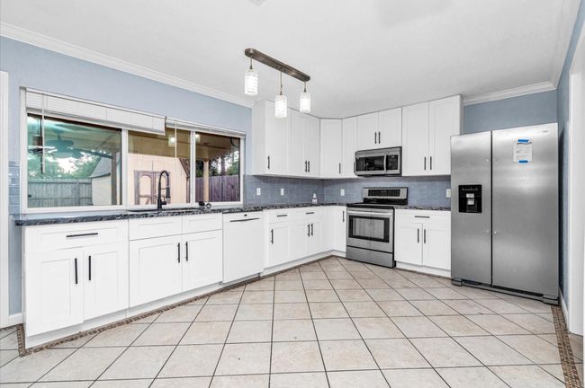 18215 Navajo Trail Dr, House other with 3 bedrooms, 2 bathrooms and 2 parking in Spring TX | Image 10