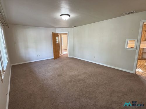 913 Richard St, Carlsbad, NM, 88220 | Card Image
