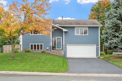 8405 Underwood Ln N, Maple Grove, MN, 55369-4694 | Card Image