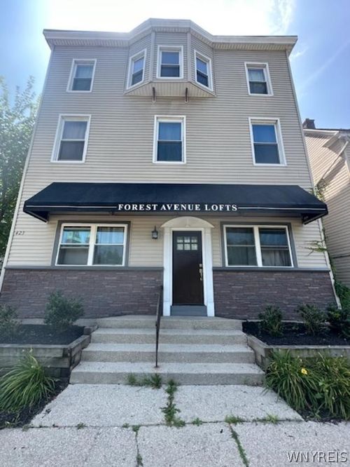 423 Forest Avenue, Buffalo, NY, 14213 | Card Image