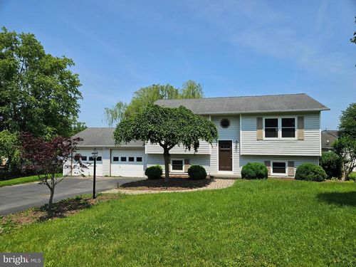 136 Nightingale Ave, STEPHENS CITY, VA, 22655-2447 | Card Image