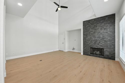6748 San Fernando, Irving, TX, 75039-3062 | Card Image