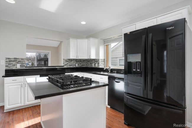 1411 Rivona Dr, House other with 3 bedrooms, 3 bathrooms and null parking in Waterford MI | Image 13