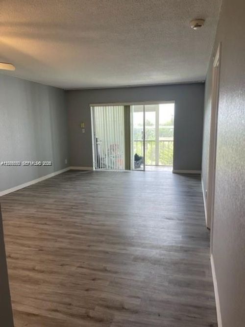 506-950 Hillcrest Dr, Hollywood, FL, 33021-7818 | Card Image