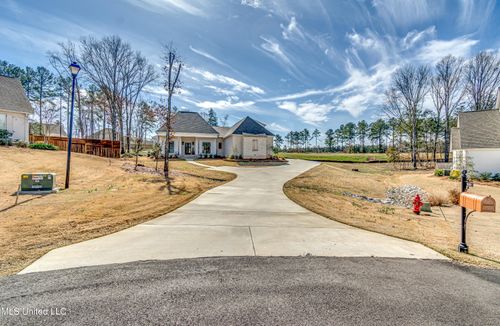 120 Silverleaf Dr, Madison, MS, 39110-1801 | Card Image