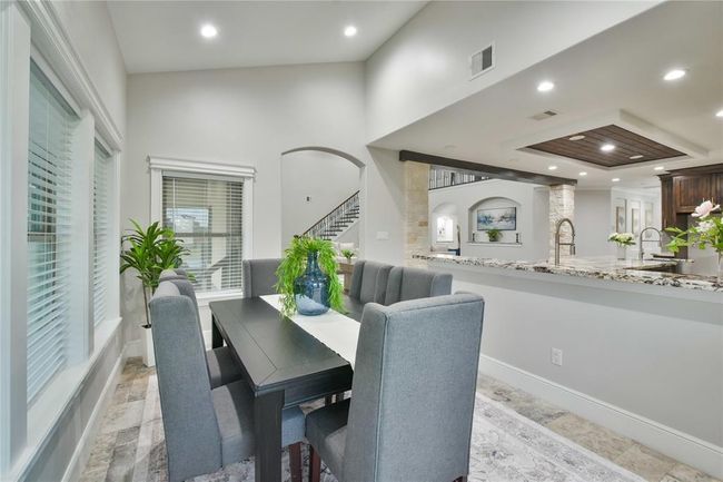 Breakfast-dining area | Image 7